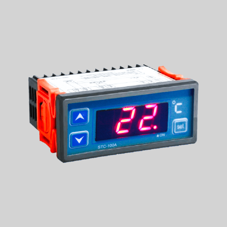 How Does Temperature Calibration Ensure Accuracy in Refrigerator Temperature Controllers?